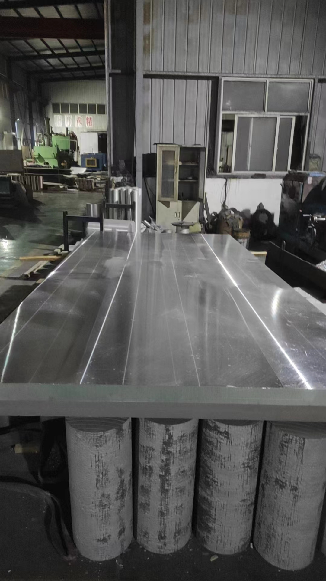 超大規(guī)格鎂合金板材銑床加工成功